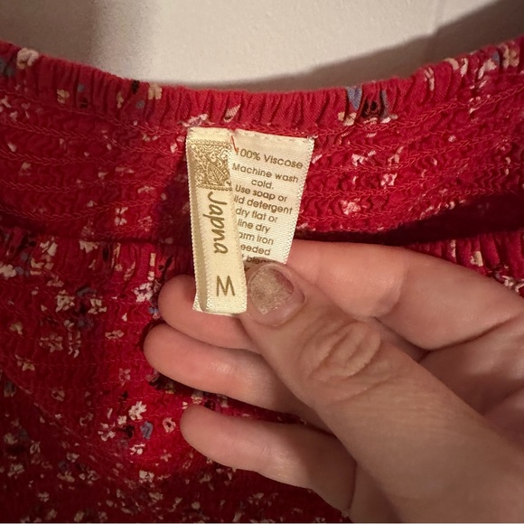 Japna- Red Floral Top, medium - Picture 4 of 5